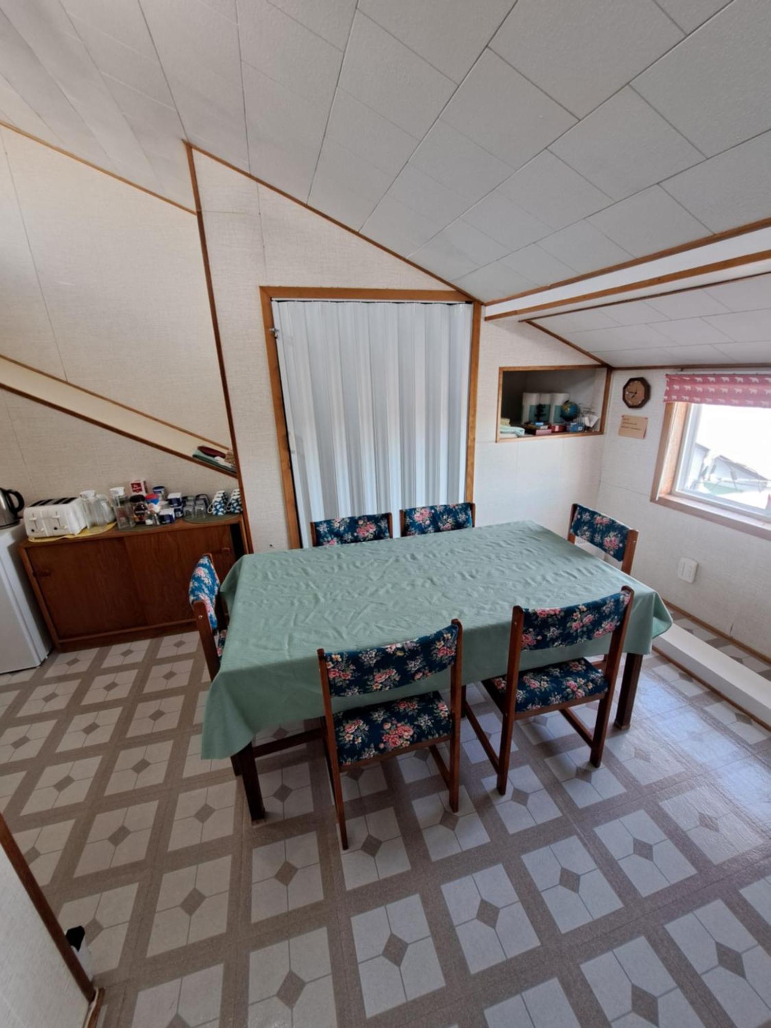 Polar Bear Bed And Breakfast Churchill Exterior foto